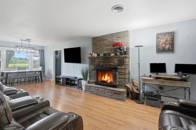 733 State Route 302, Pine Bush, NY 12566