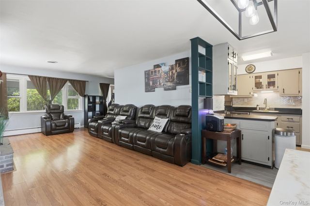 733 State Route 302, Pine Bush, NY 12566