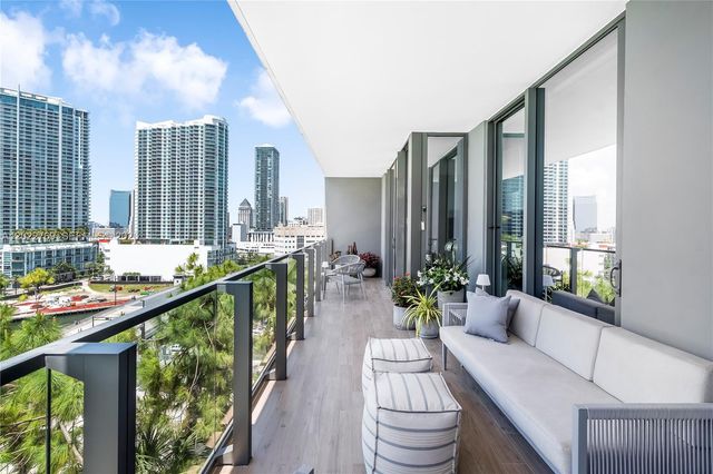 68 SE 6th Street 810, Miami, FL 33131