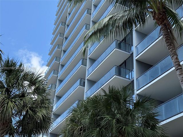 68 SE 6th Street 810, Miami, FL 33131
