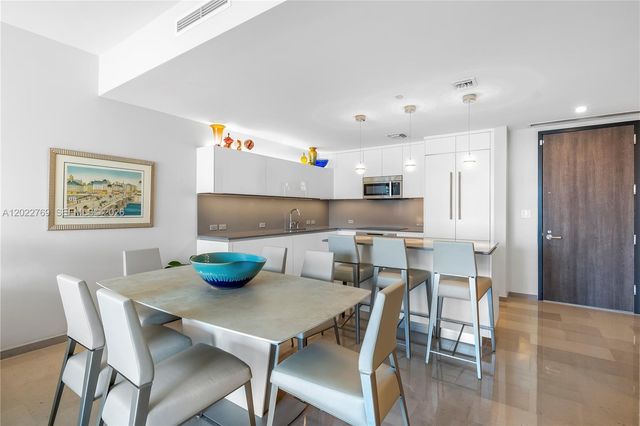 68 SE 6th Street 810, Miami, FL 33131
