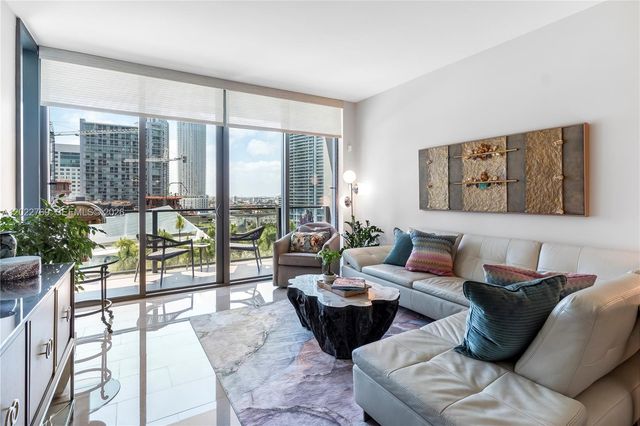 68 SE 6th Street 810, Miami, FL 33131