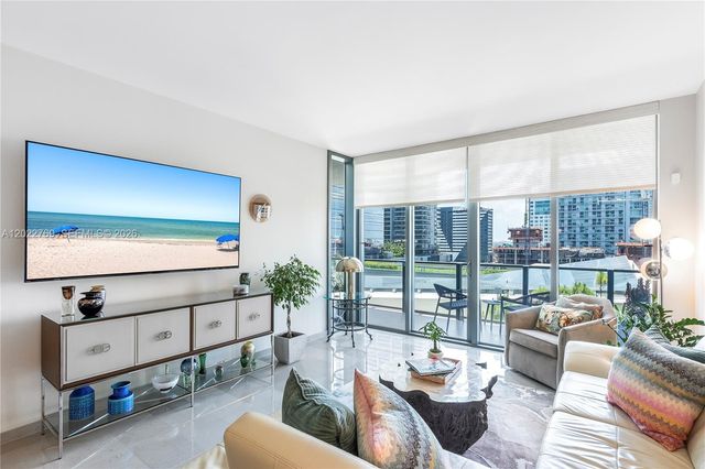 68 SE 6th Street 810, Miami, FL 33131