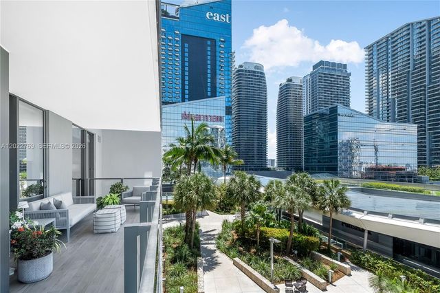 68 SE 6th Street 810, Miami, FL 33131