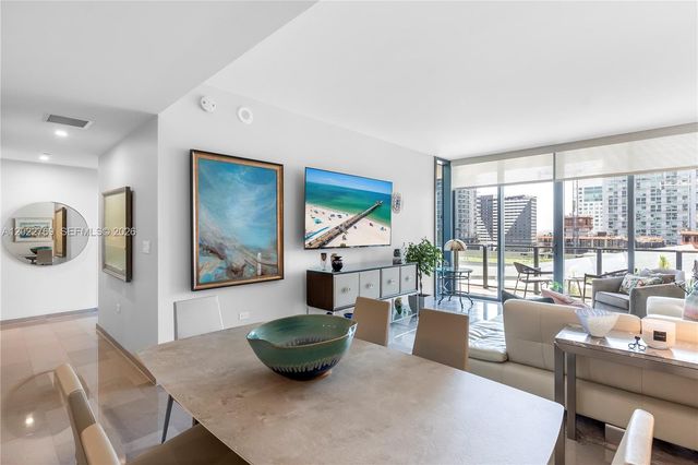 68 SE 6th Street 810, Miami, FL 33131