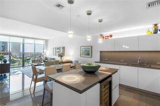 68 SE 6th Street 810, Miami, FL 33131