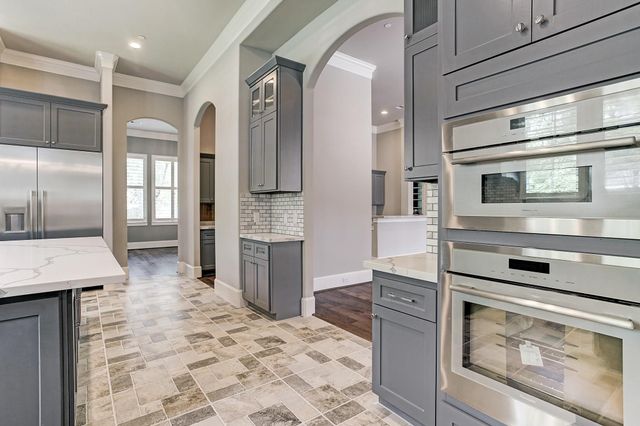 325 Bunker Hill Road, Houston, TX 77024