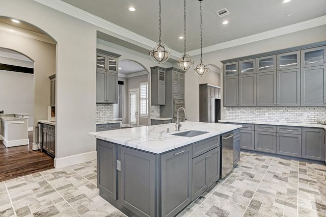 325 Bunker Hill Road, Houston, TX 77024