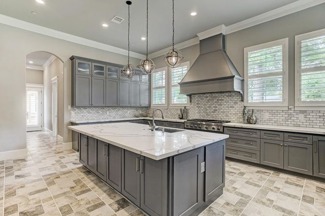 325 Bunker Hill Road, Houston, TX 77024