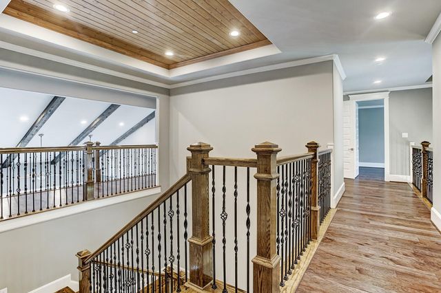 325 Bunker Hill Road, Houston, TX 77024