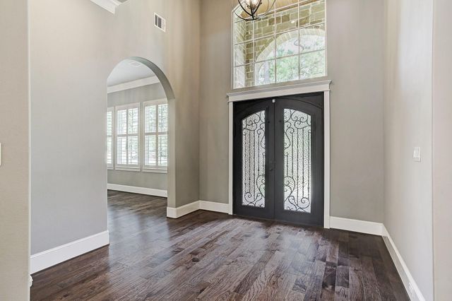 325 Bunker Hill Road, Houston, TX 77024