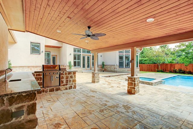 325 Bunker Hill Road, Houston, TX 77024