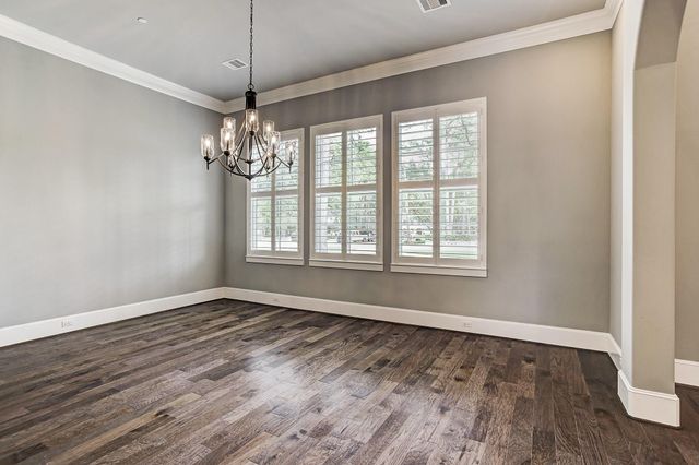 325 Bunker Hill Road, Houston, TX 77024