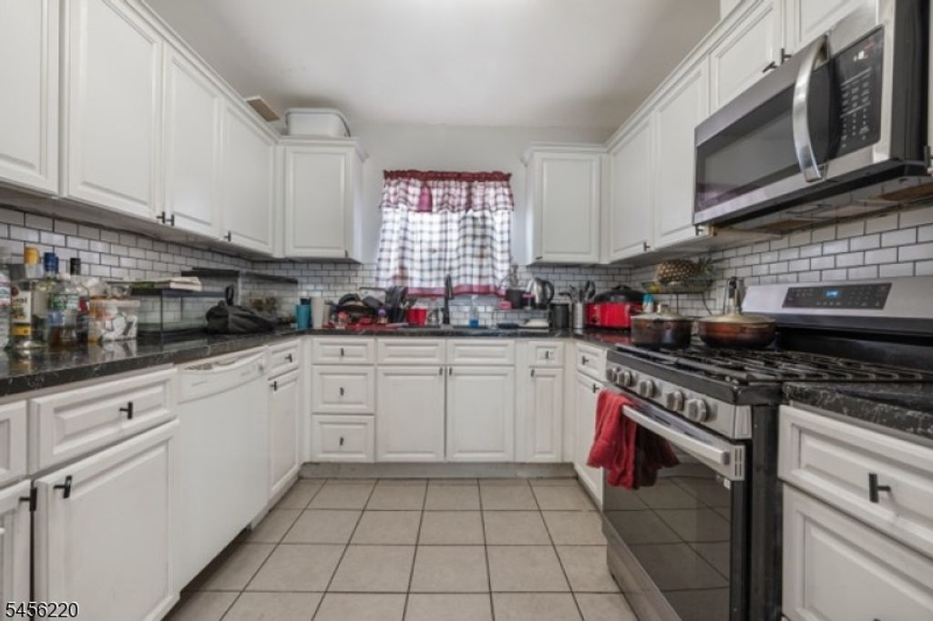 33 Pierce St, Newark City, NJ 07103 — photo 3