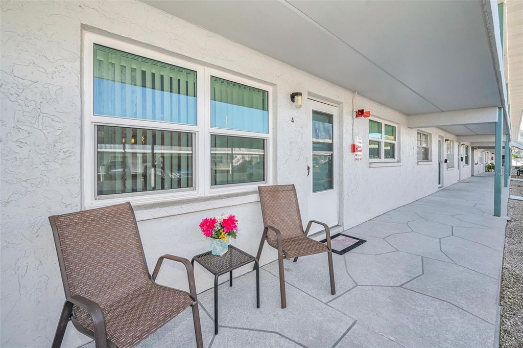 5297 81ST LANE N 4, St Petersburg, FL 33709
