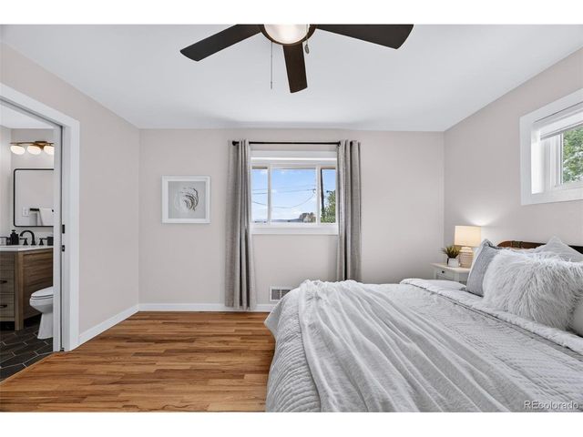 3075 S Holly Pl, Denver, CO 80222