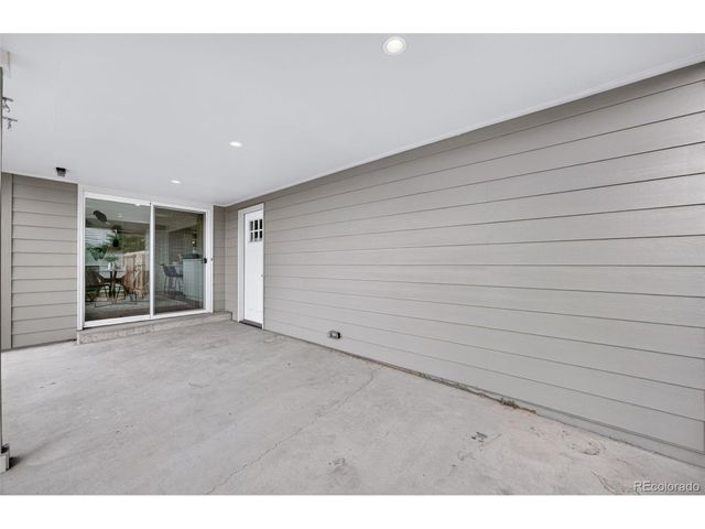 3075 S Holly Pl, Denver, CO 80222