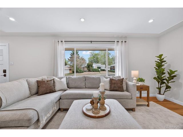 3075 S Holly Pl, Denver, CO 80222