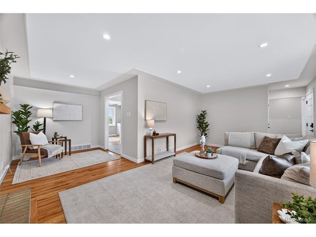 3075 S Holly Pl, Denver, CO 80222