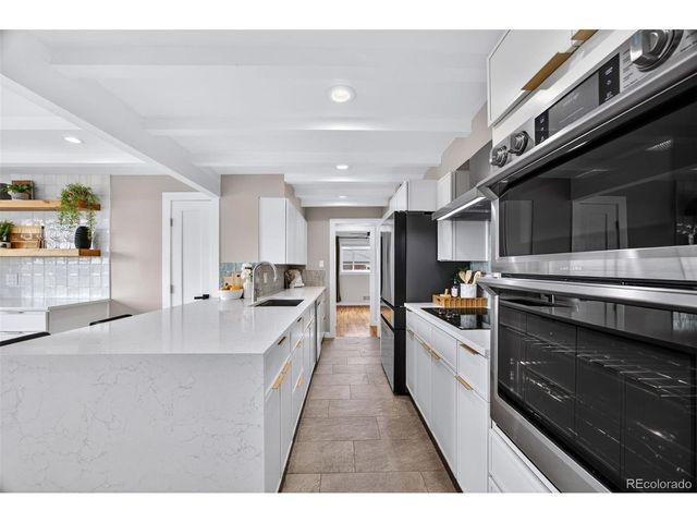 3075 S Holly Pl, Denver, CO 80222