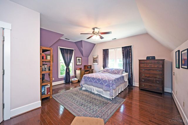 9 Walnut Avenue, Wyoming, OH 45215