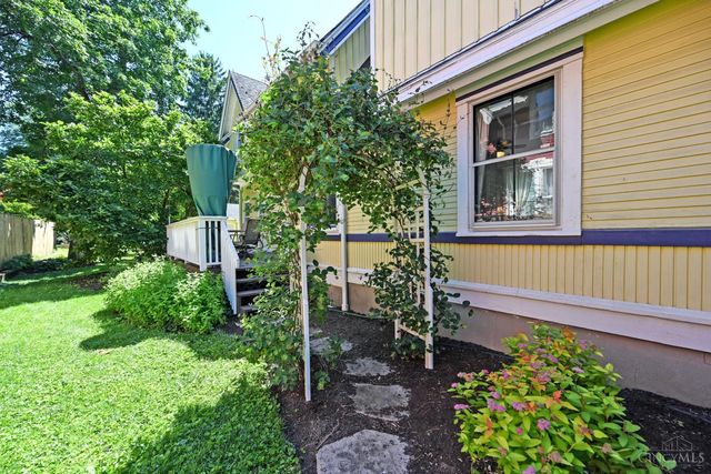9 Walnut Avenue, Wyoming, OH 45215