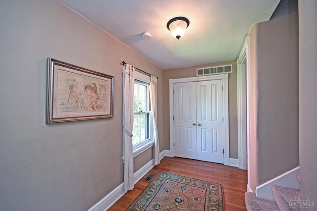 9 Walnut Avenue, Wyoming, OH 45215