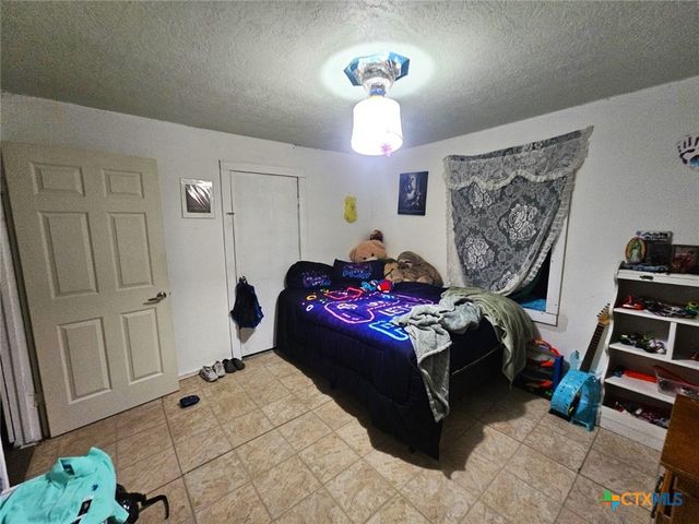 811 E New Braunfels Street, Seguin, TX 78155