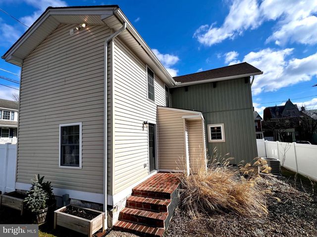 37 N GAY ST, Marietta, PA 17547