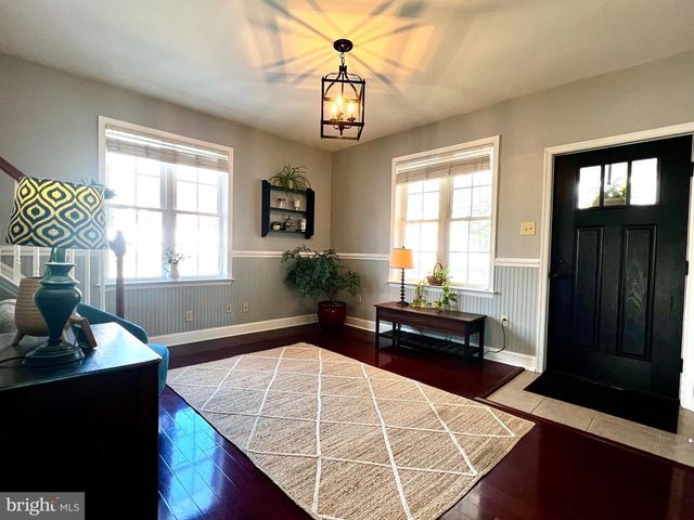 37 N GAY ST, Marietta, PA 17547