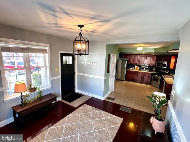 37 N GAY ST, Marietta, PA 17547