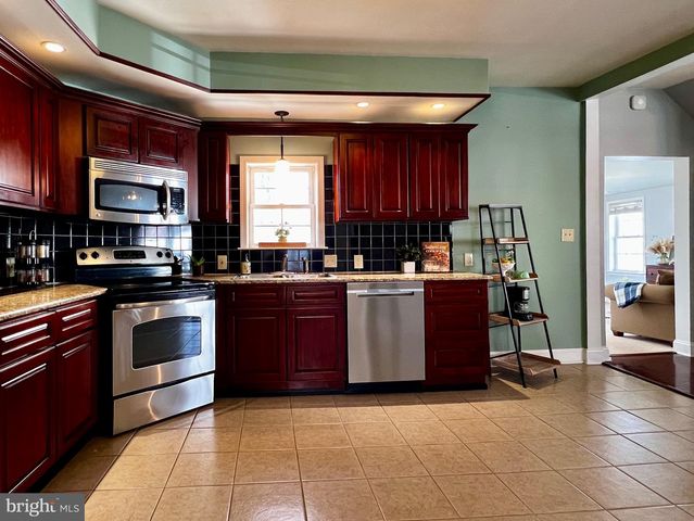 37 N GAY ST, Marietta, PA 17547