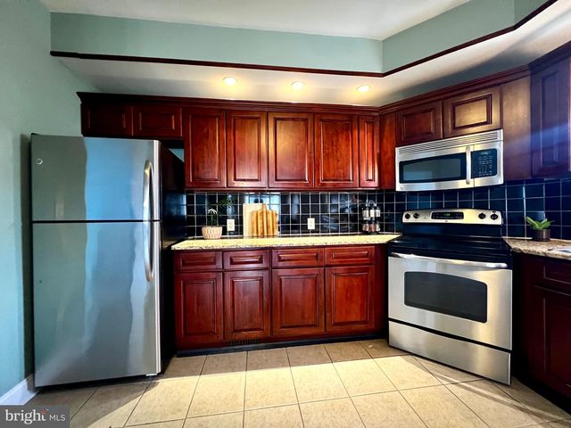 37 N GAY ST, Marietta, PA 17547