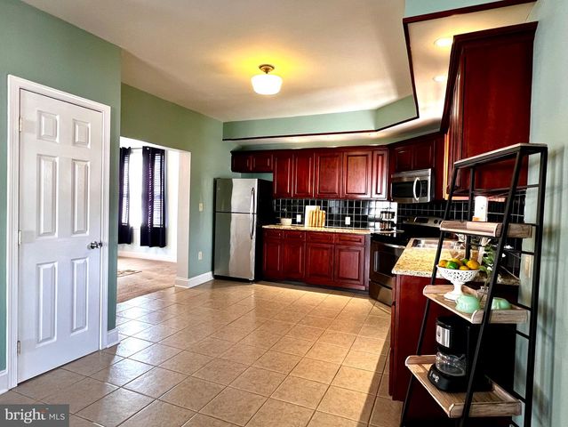 37 N GAY ST, Marietta, PA 17547