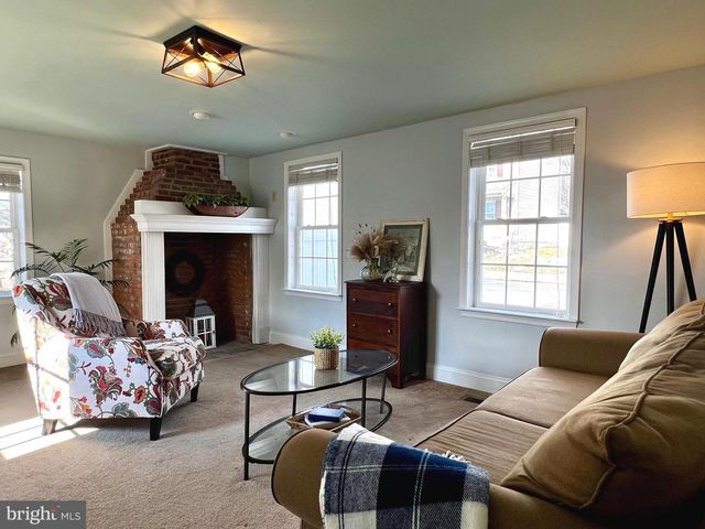 37 N GAY ST, Marietta, PA 17547