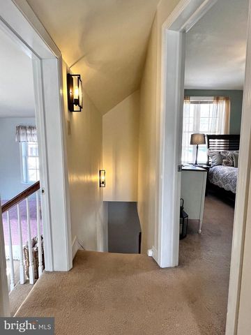 37 N GAY ST, Marietta, PA 17547