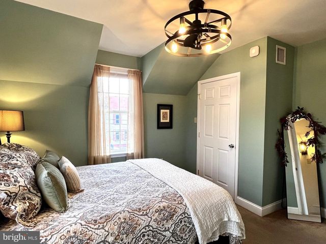 37 N GAY ST, Marietta, PA 17547