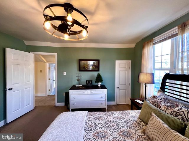 37 N GAY ST, Marietta, PA 17547