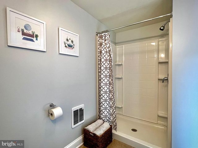 37 N GAY ST, Marietta, PA 17547