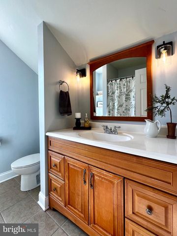 37 N GAY ST, Marietta, PA 17547