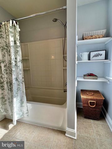 37 N GAY ST, Marietta, PA 17547