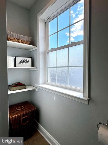 37 N GAY ST, Marietta, PA 17547