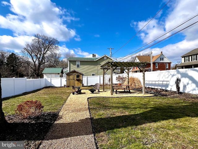 37 N GAY ST, Marietta, PA 17547