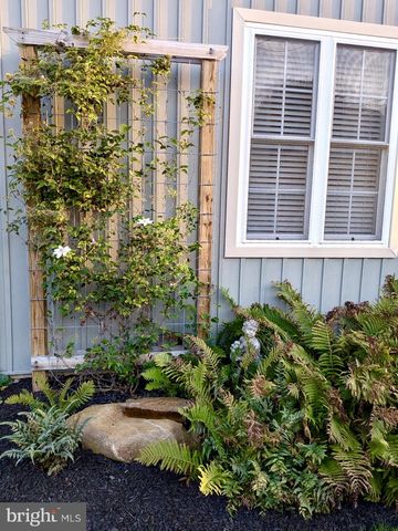 37 N GAY ST, Marietta, PA 17547