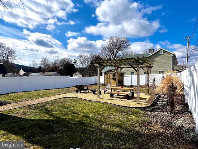 37 N GAY ST, Marietta, PA 17547