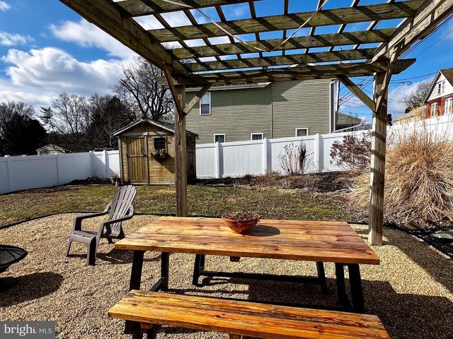 37 N GAY ST, Marietta, PA 17547