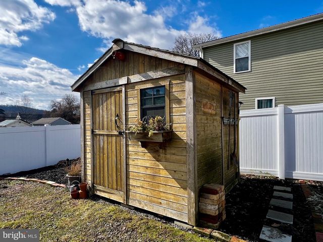 37 N GAY ST, Marietta, PA 17547