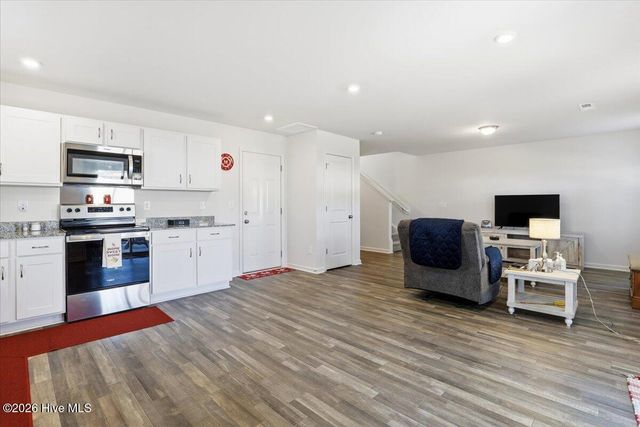 2142 Carriage Drive, Kinston, NC 28504