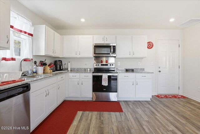 2142 Carriage Drive, Kinston, NC 28504