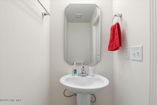 2142 Carriage Drive, Kinston, NC 28504